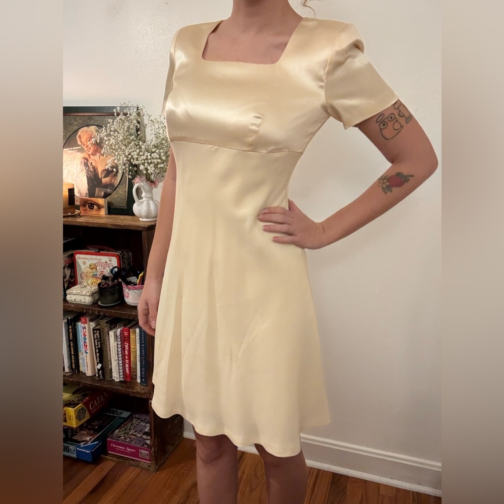 VTG Donna Ricco Ivory Satin Petite Formal Dress, Lined, Size 4 w Shoulder Pads